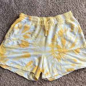 🌟Jane and Delaney Yellow Tie Dye Shorts - Size L
